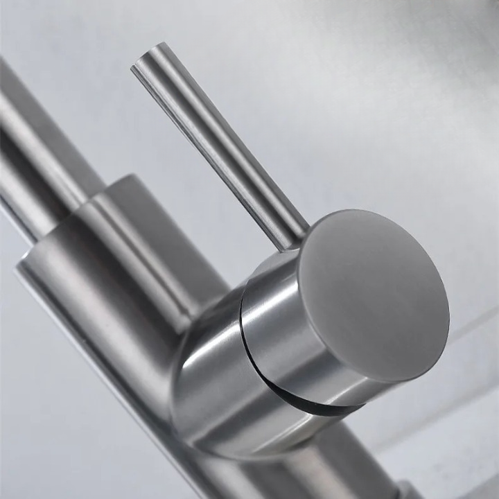 Sensor kitchen faucet with pull out sprayer