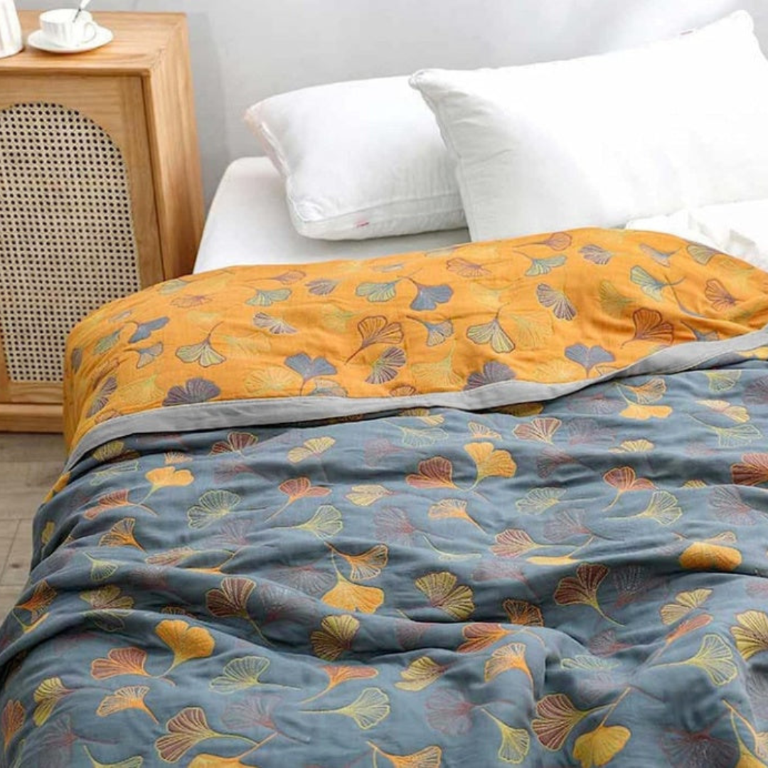 Quilted bedspread blanket set with ginkgo leaves