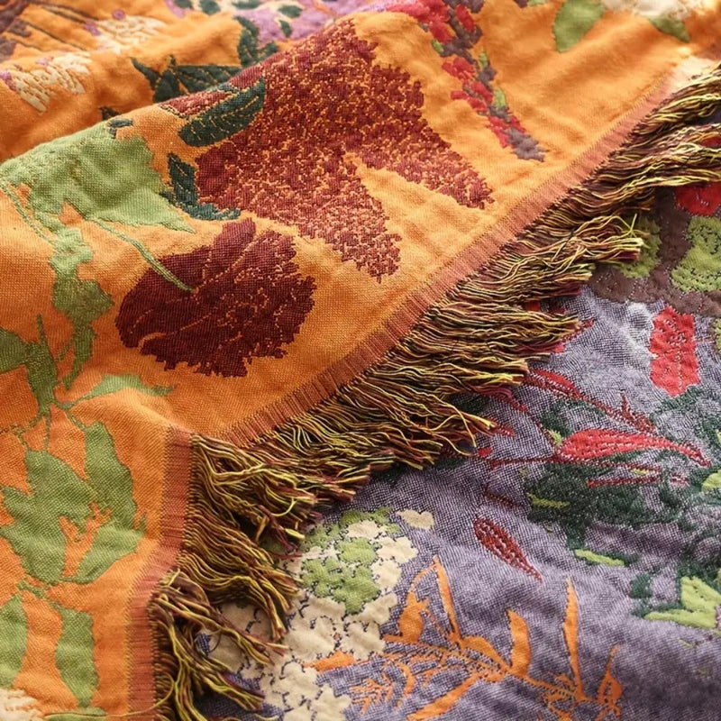 Throw Blanket With Boho Floral Jacquard Pattern
