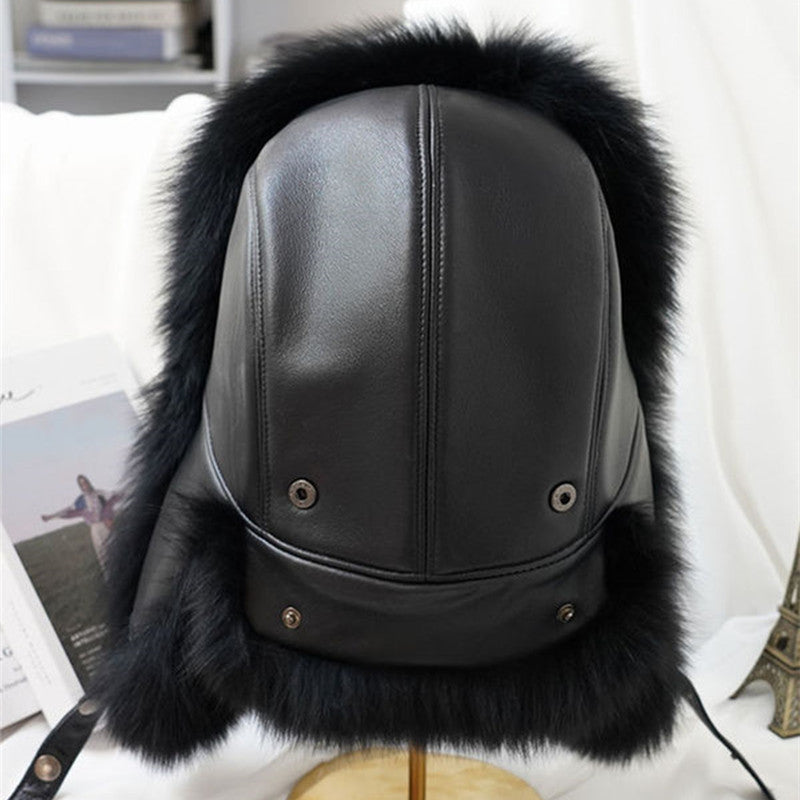 Winter hat with adjustable drawstring