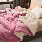 Fleece blanket with polyester material for cosy relaxation - magenta