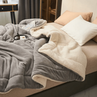 Fleece blanket with polyester material for cosy relaxation - gray