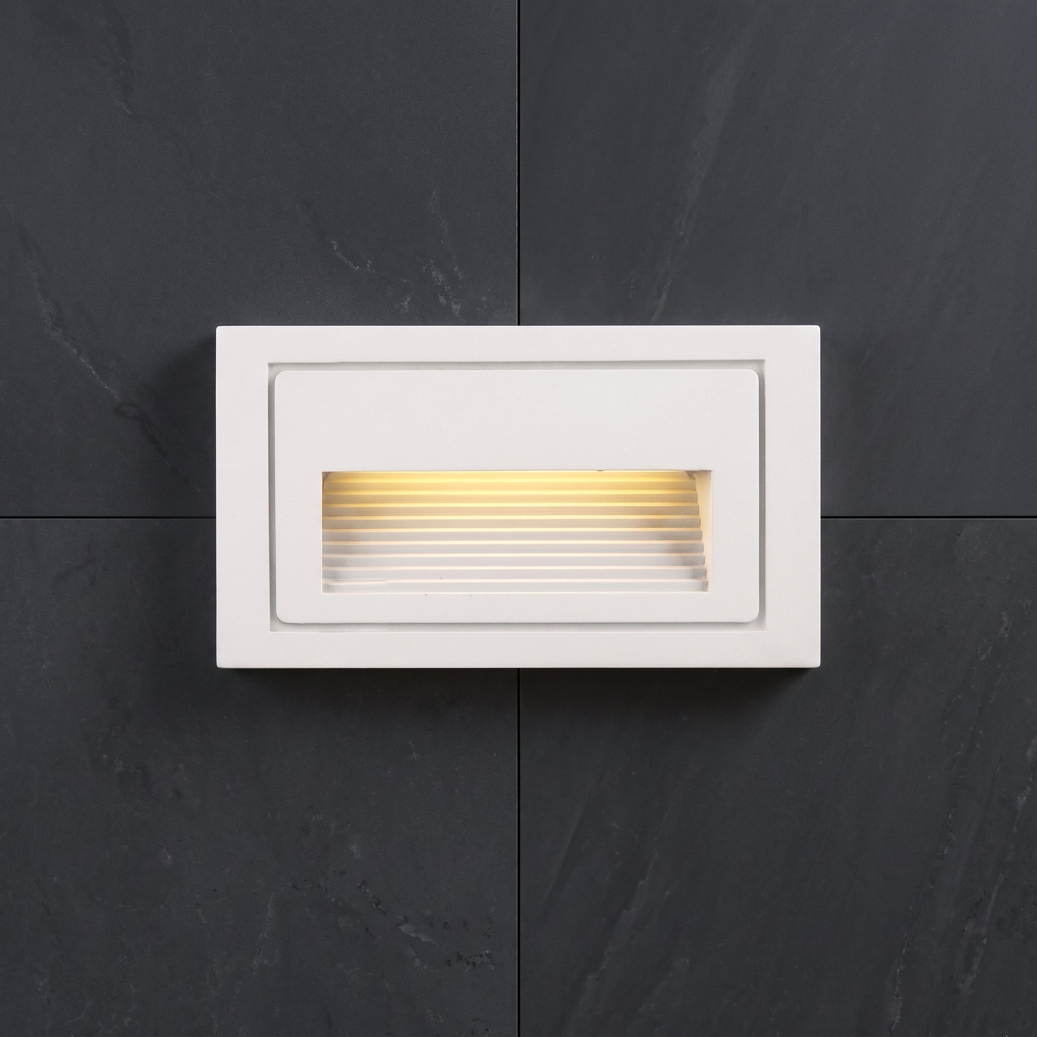 LED recessed step wall light fitting - white
