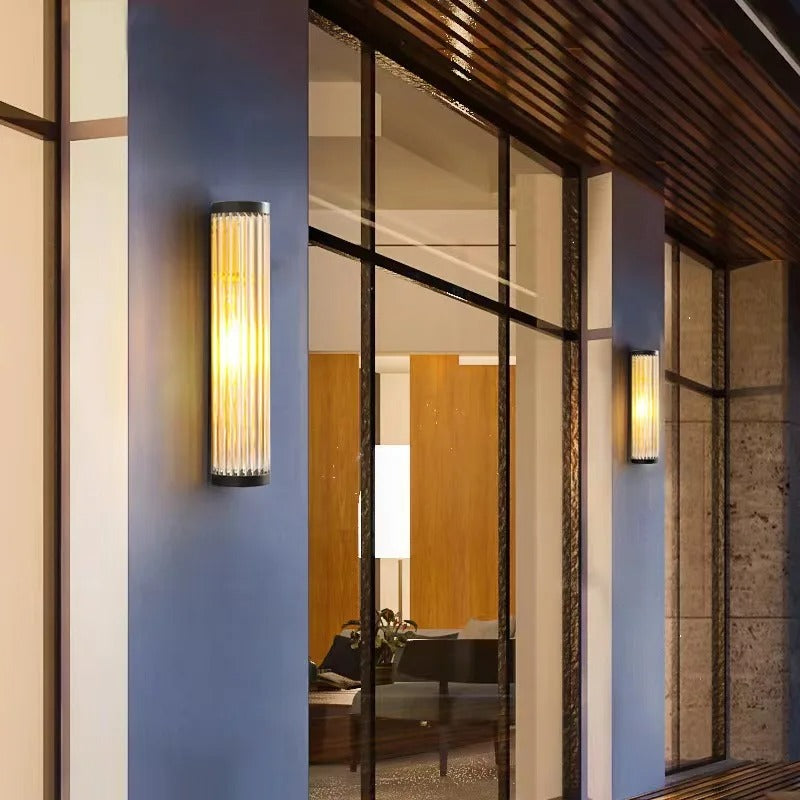 Outdoor wall light with retro design