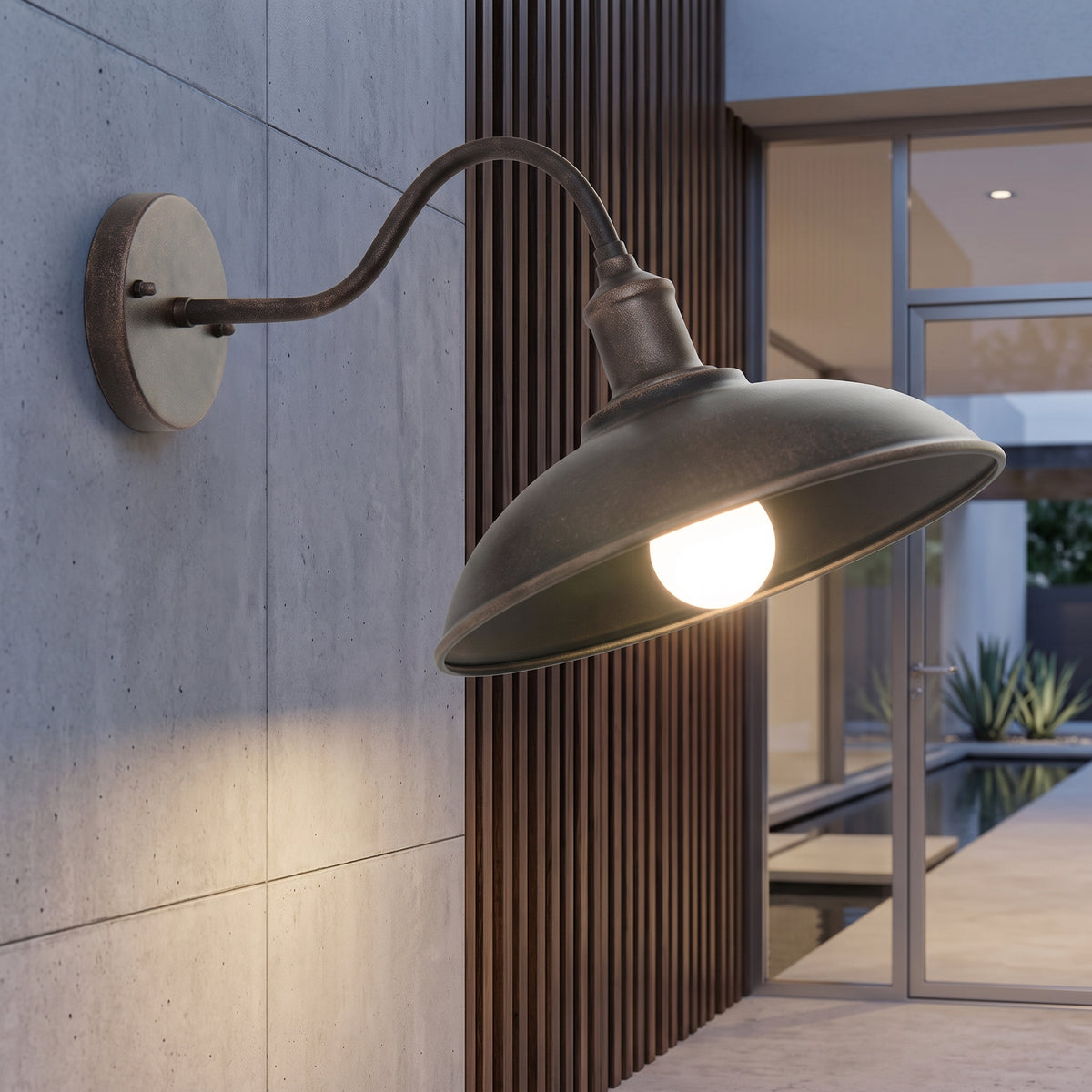 Wall lantern light for outdoor use