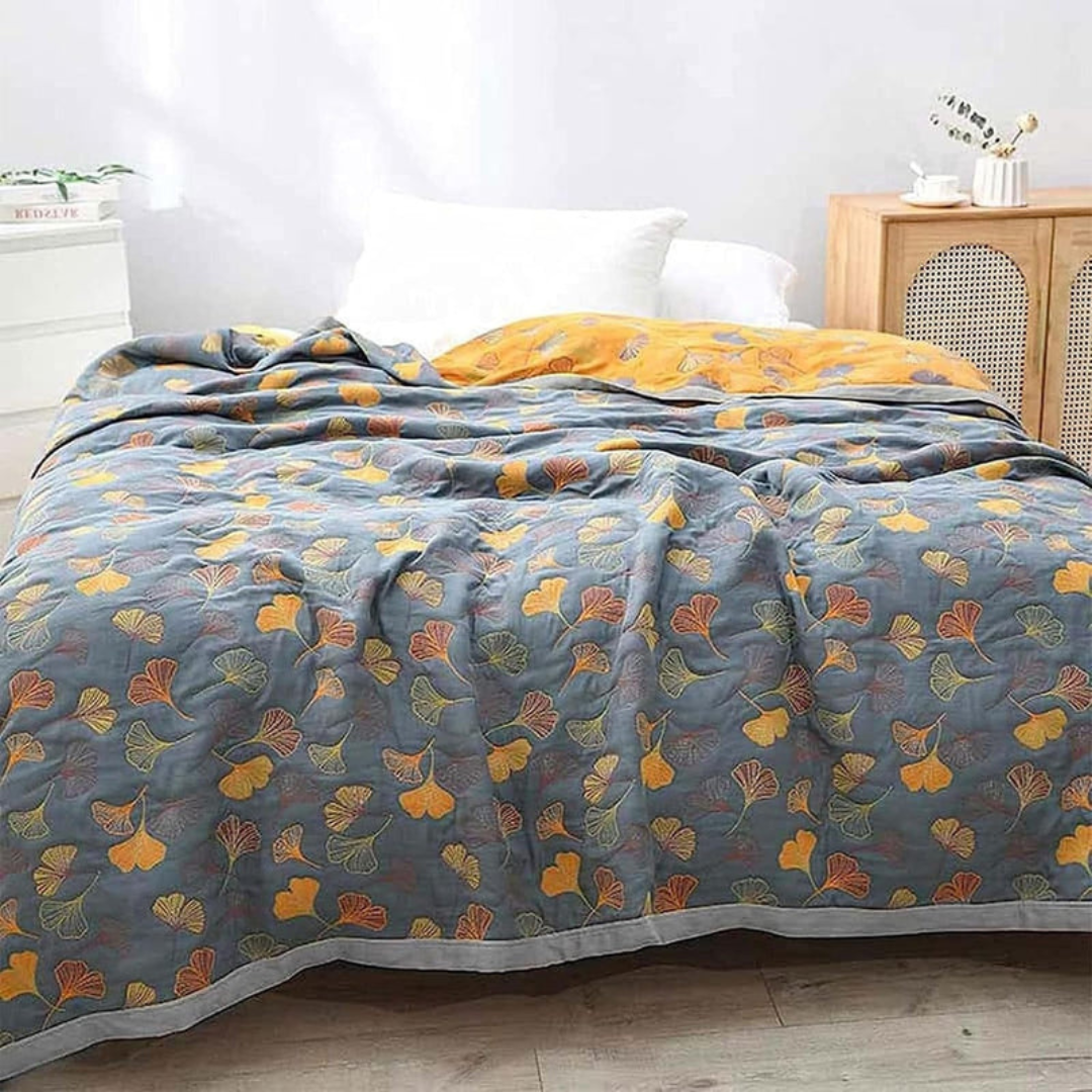 Quilted bedspread blanket set with ginkgo leaves