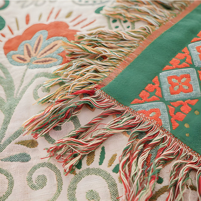Cotton throw blanket with boho floral pattern
