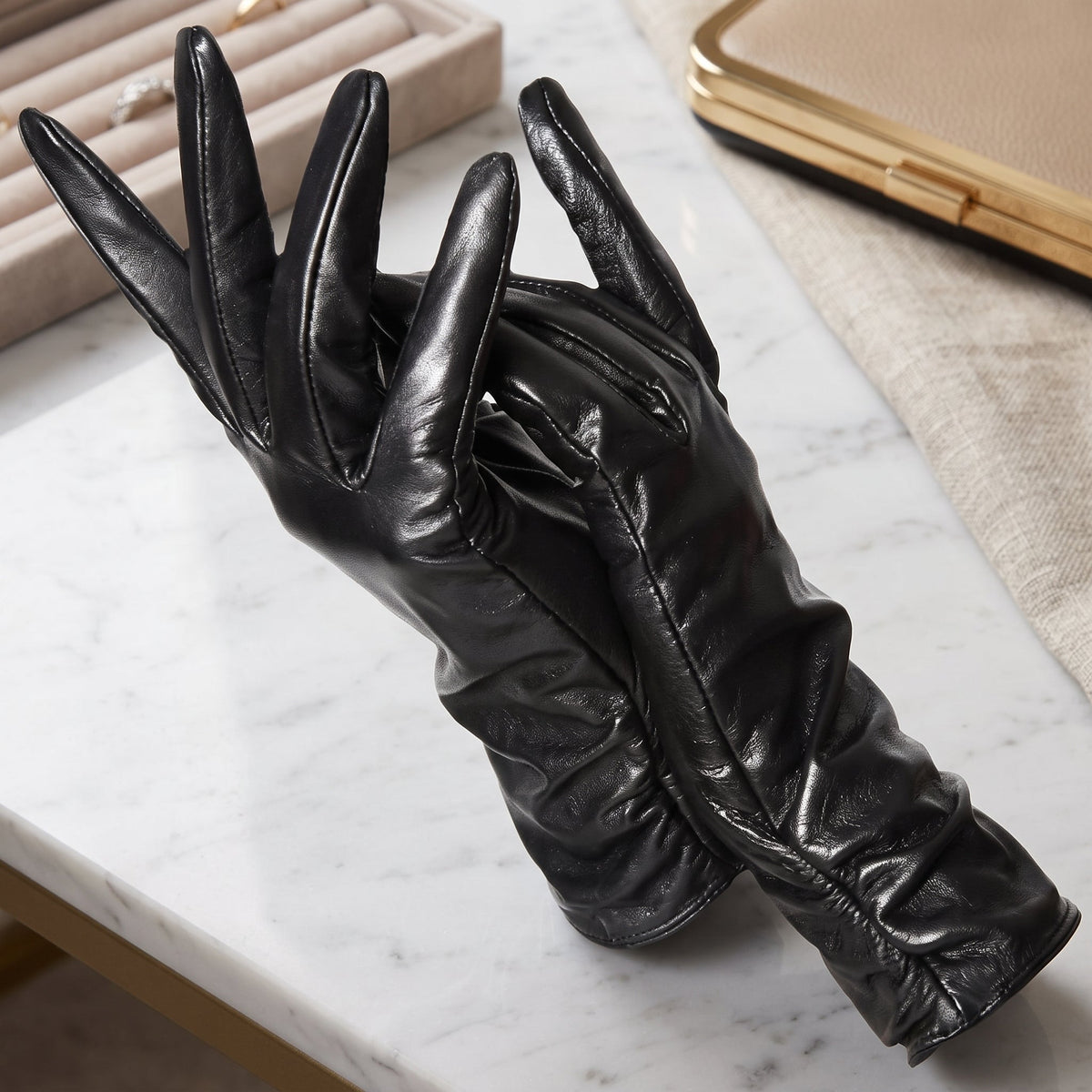 Women's leather winter gloves for driving and walking - black