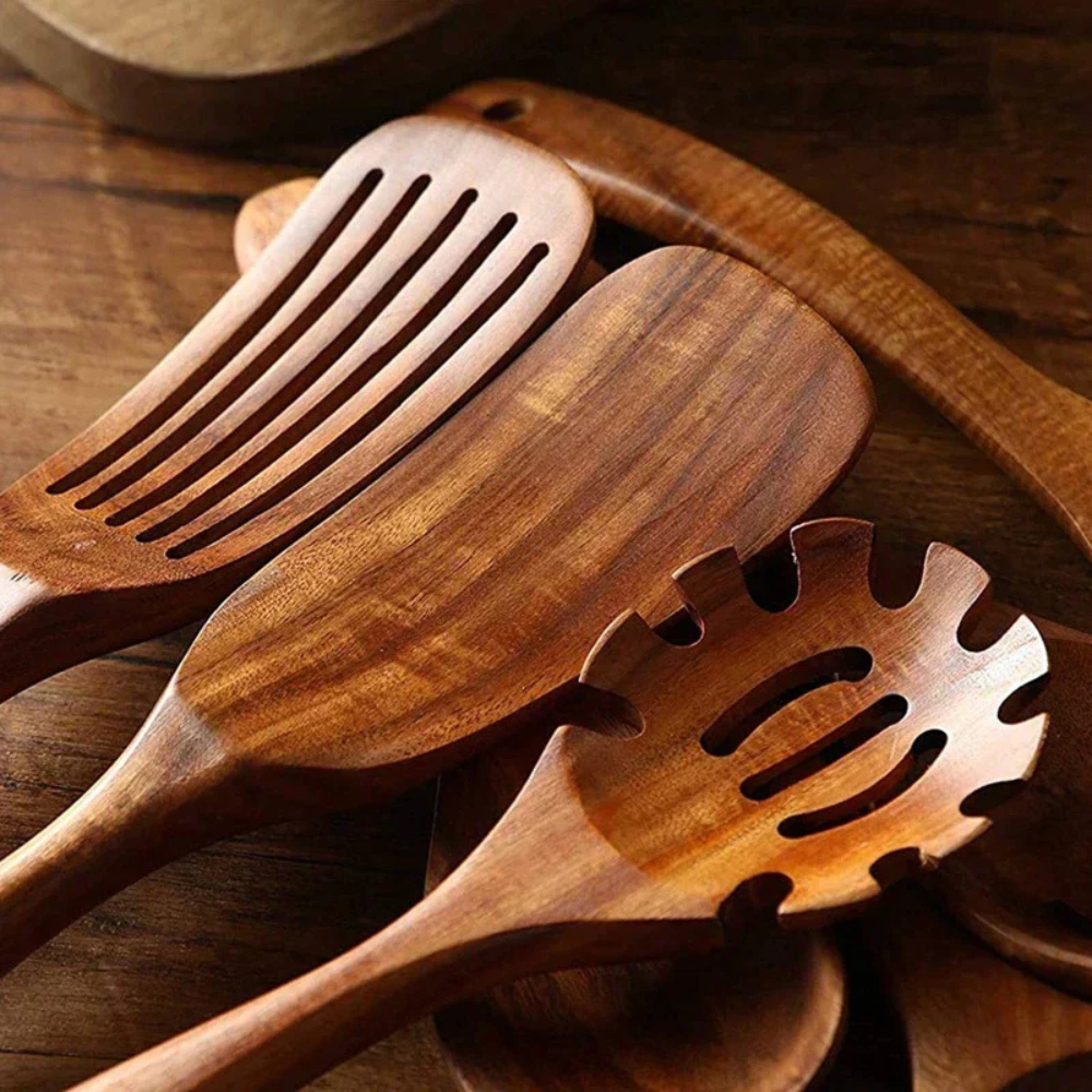 Teak wood kitchen utensil set with seven pieces