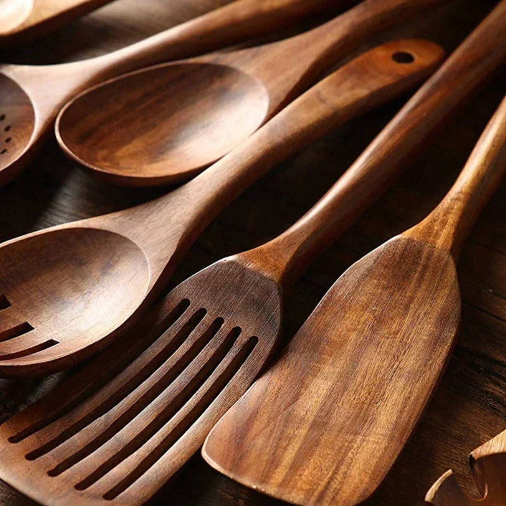 Teak wood kitchen utensil set with seven pieces