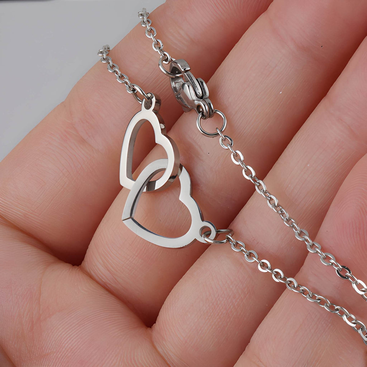 Heart rose necklace for women with rotating gift box