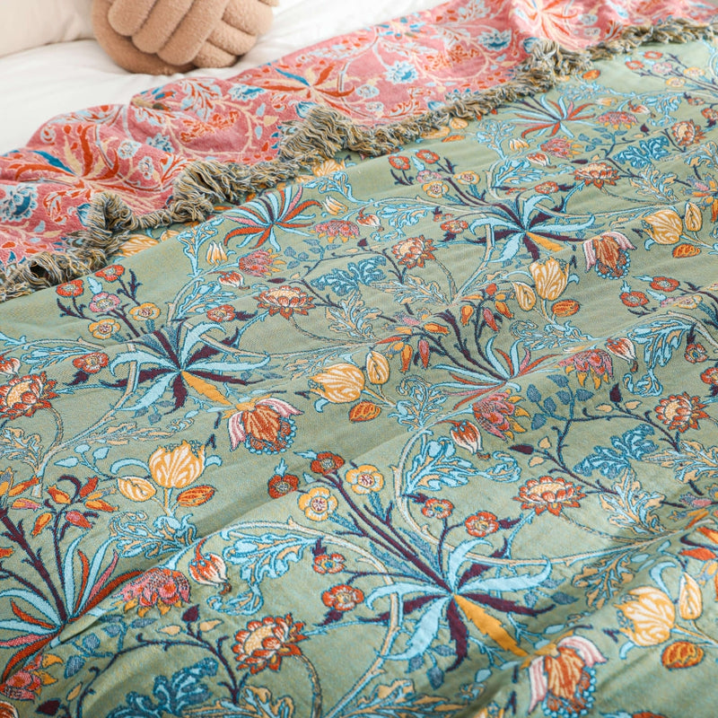 Throw Blanket With Boho Floral Pattern