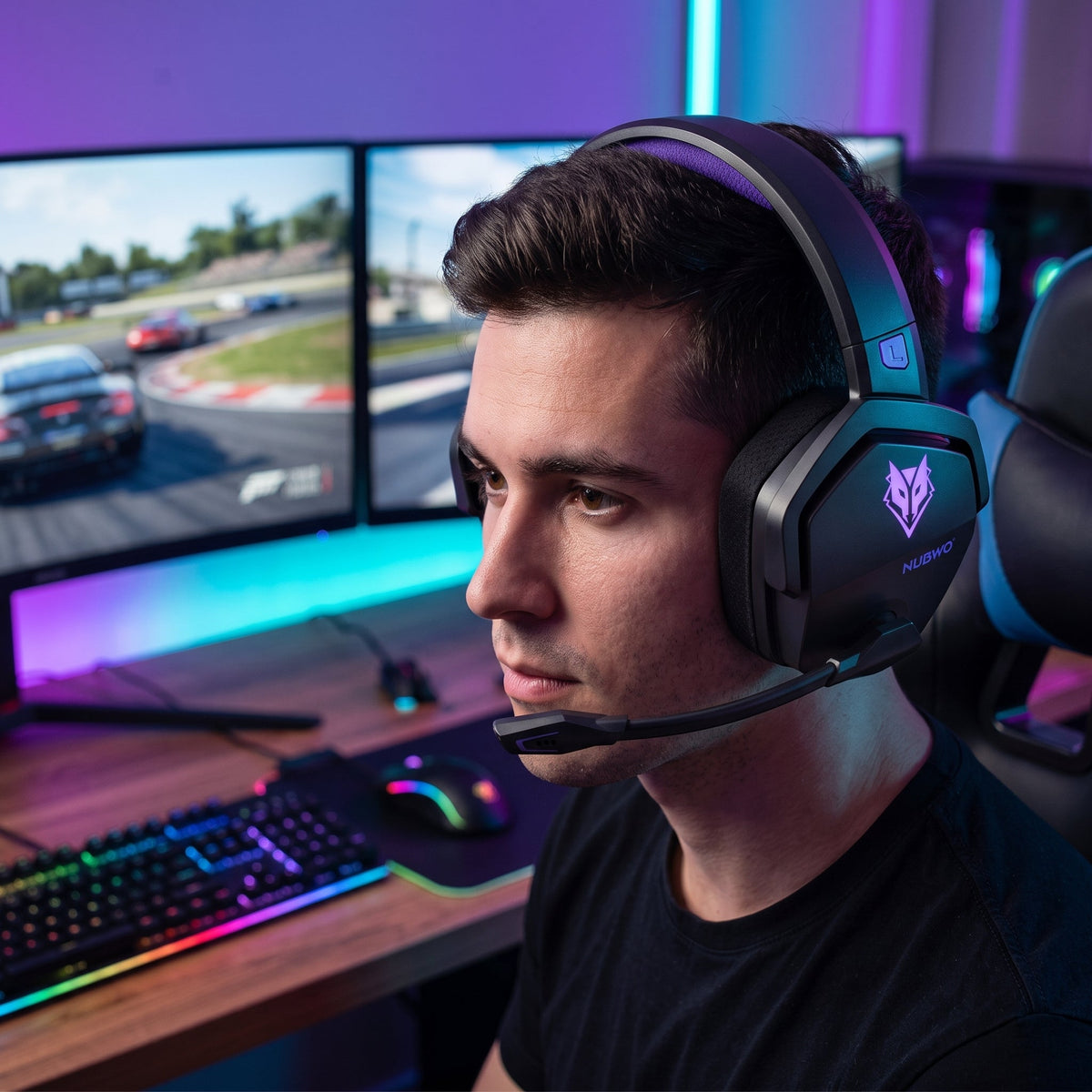 Wireless gaming headset with microphone and noise cancellation