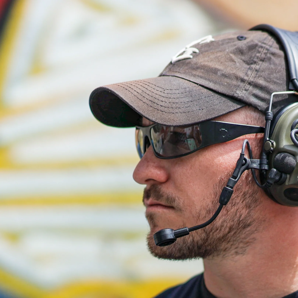 Military sunglasses with polarised lenses and glare reduction