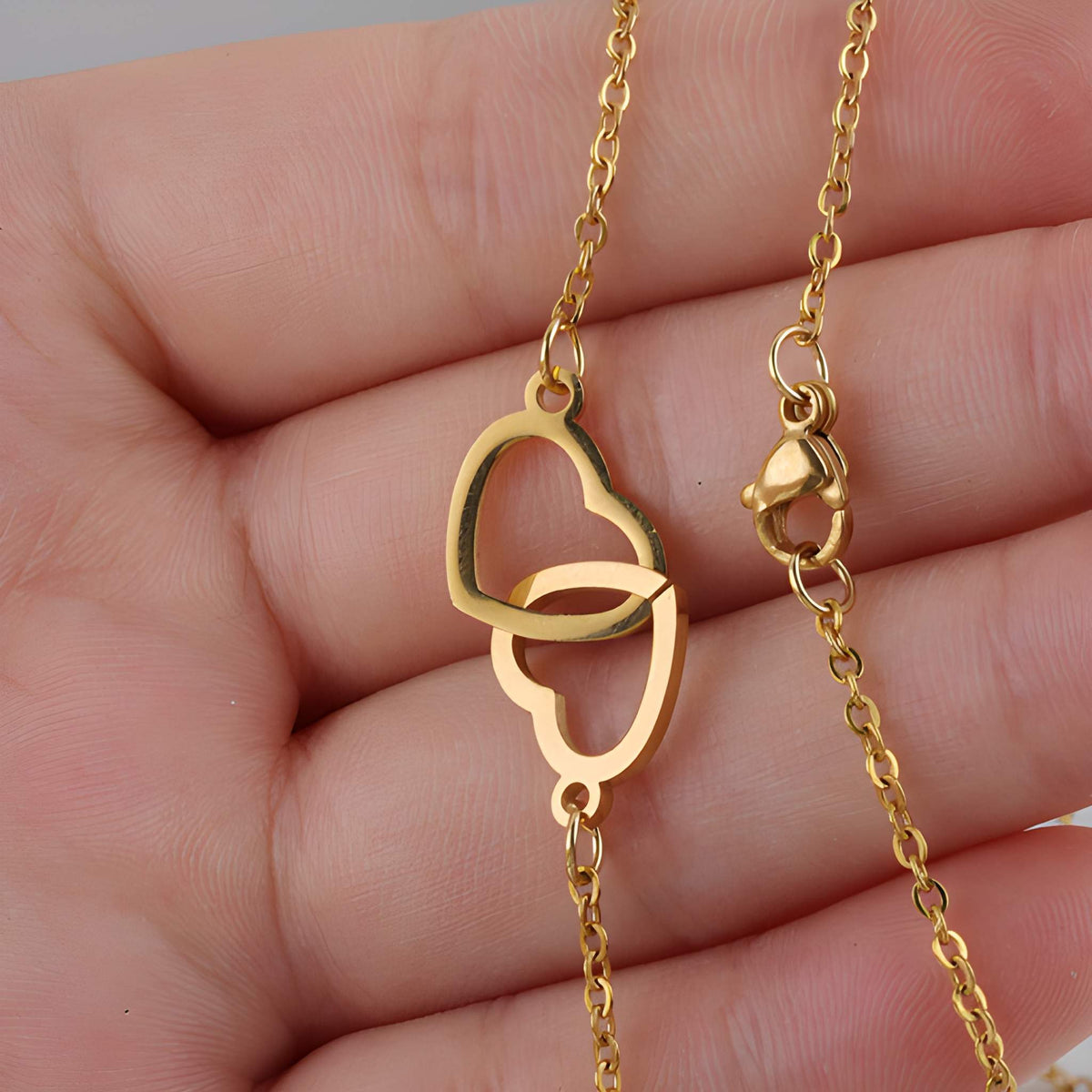 Heart rose necklace for women with rotating gift box