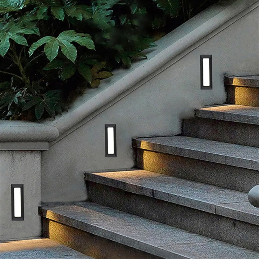 Recessed LED Outdoor Step Wall Light