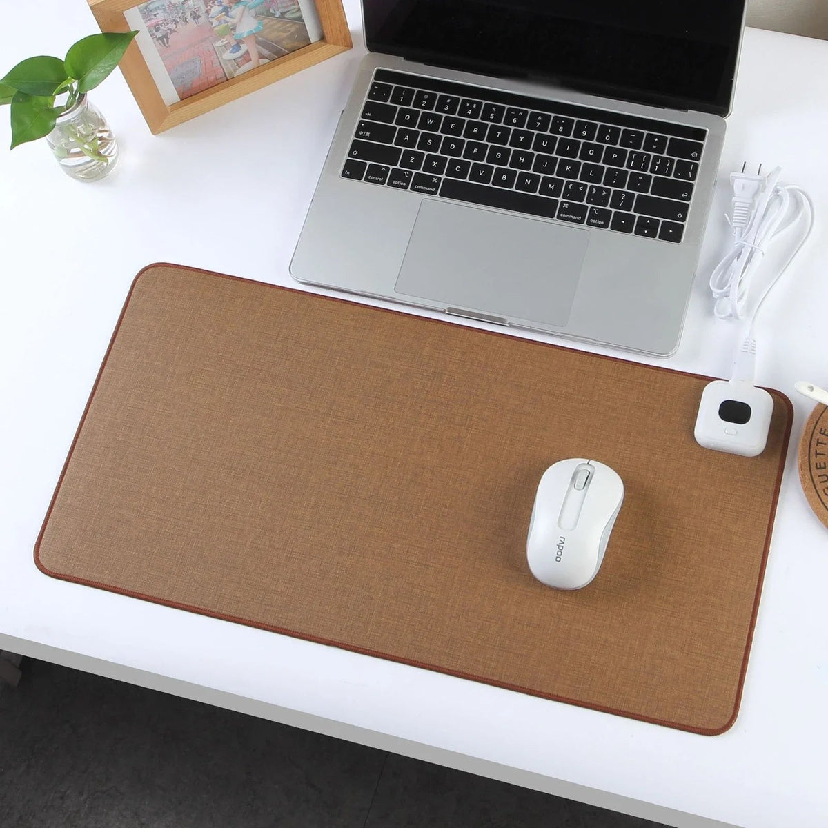 Heated mouse pad with digital display and PU surface - brown