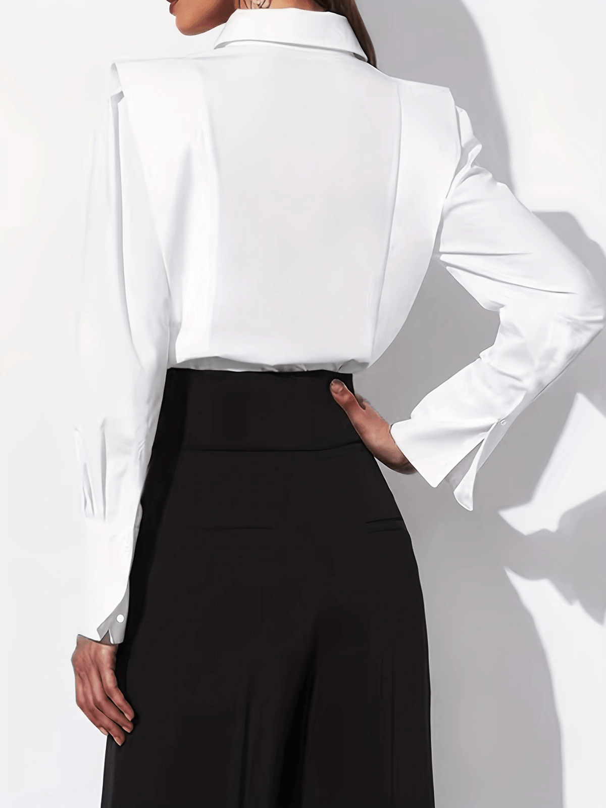 Women's Tailored Button-Up Shirt - Classic Elegance